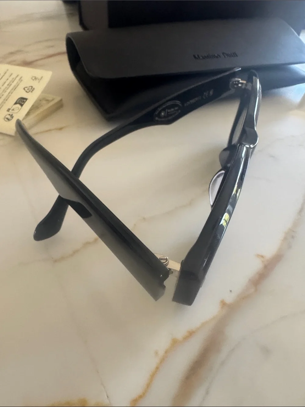 Massimo Dutti Black Rectangular Sunglasses with Dark Lenses
